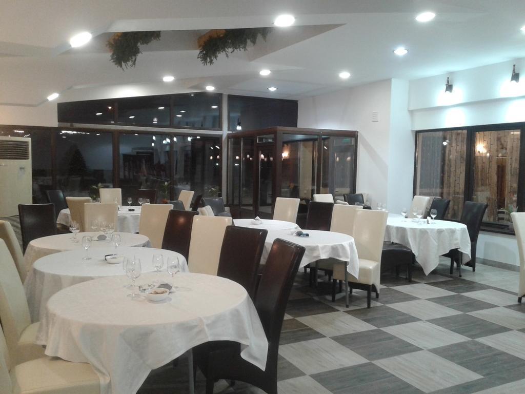 Hotel Zada Predeal Buitenkant foto